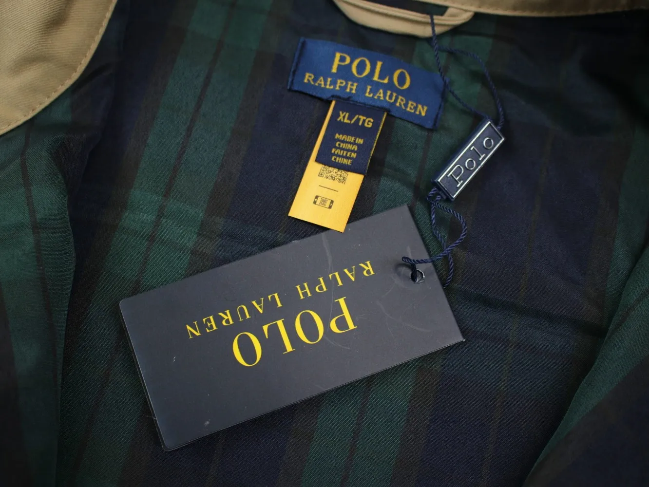 🅿️350 Ralph Lauren's new 2024 classic old money style stand collar executive zipper jacket 1️⃣Selected from high-quality original developed pure cotton fabrics, with customized plaid lining inside, the overall wear effect is very soft and comfortable, 2️⃣The workmanship details are perfectly controlled, the chest is exquisitely embroidered with small logos, and the dropped shoulders are made of unique splicing technology to highlight your personality! The version is simple but not simple! 3️⃣ Complete with tag accessories, unisex design, and a very versatile jacket for men and women! Color: black, navy, khaki, green Size: S, M, L, XL